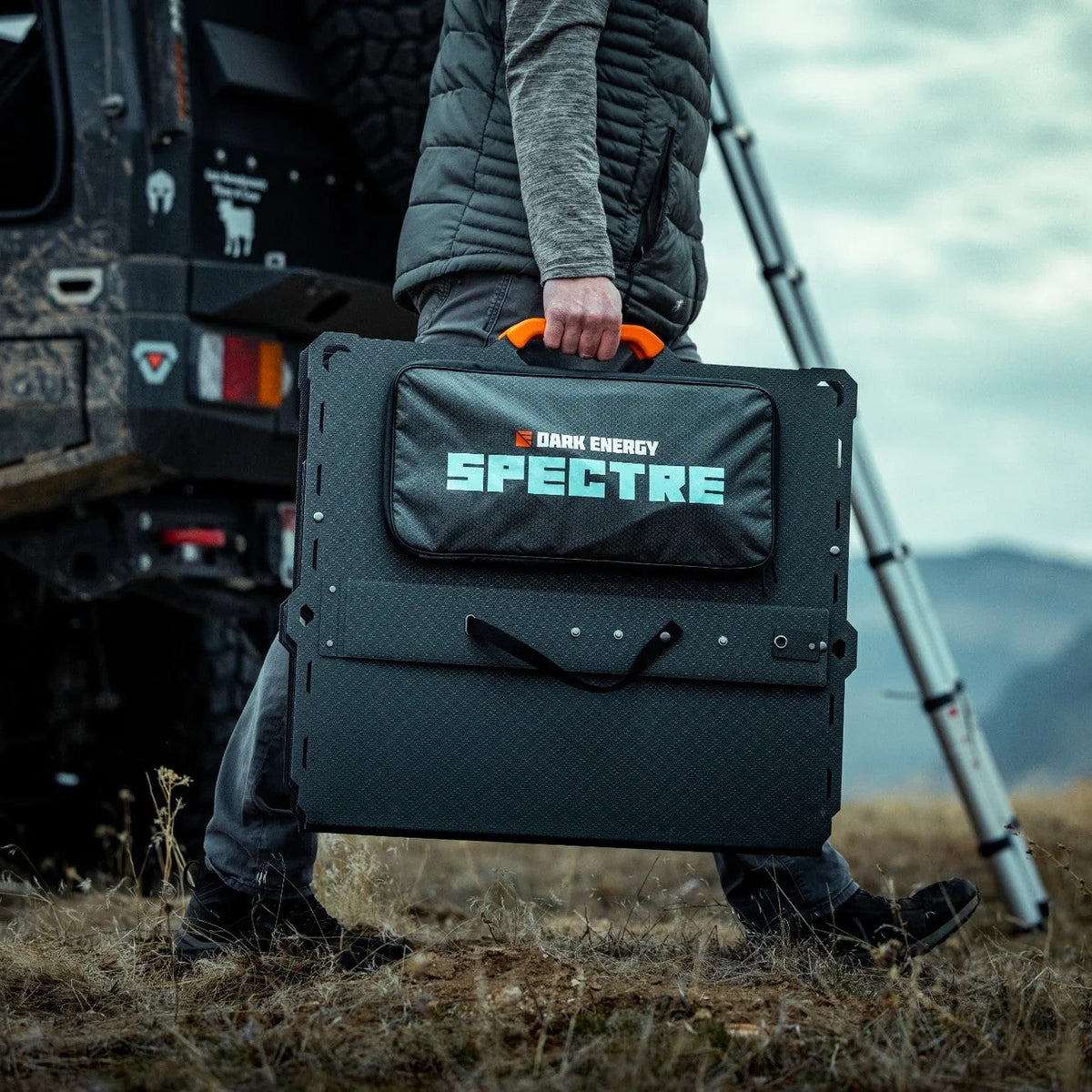 Maximize Your Energy Independence with the Spectre 200W Solar Panel for Off-Grid Living